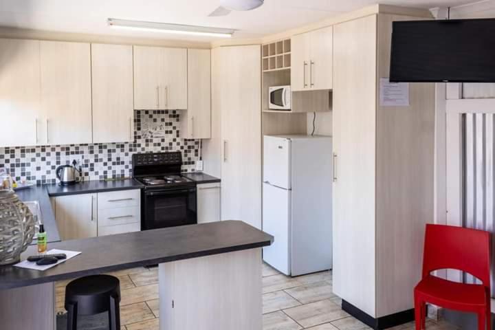 Mykhaya-Your Home Away From Home Kempton Park Ngoại thất bức ảnh