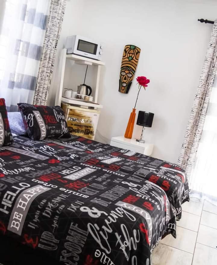 Mykhaya-Your Home Away From Home Kempton Park Ngoại thất bức ảnh