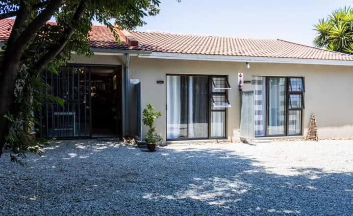 Mykhaya-Your Home Away From Home Kempton Park Ngoại thất bức ảnh